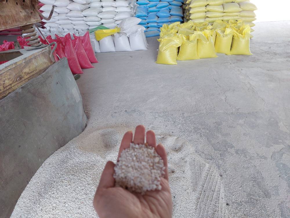 ارسال ۵ تن سیلیس ممتاز در دانهبندیهای مختلف به کرج | خرید سیلیس درجه یک برای تصفیه آب